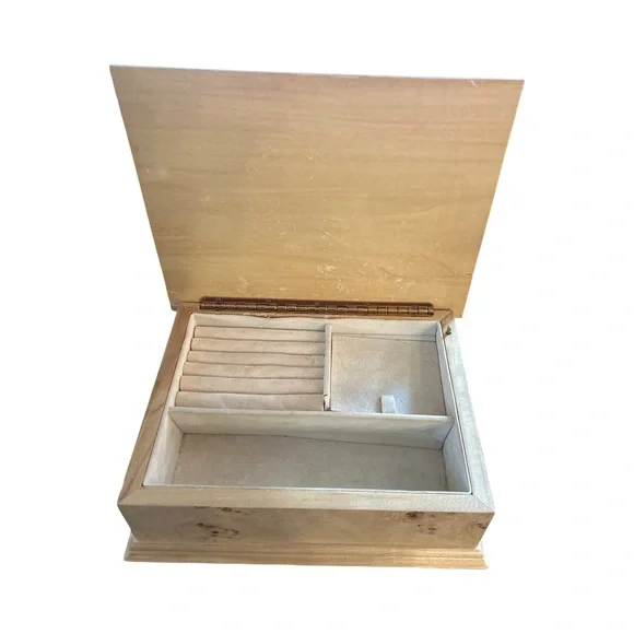 Vintage Sankyo Maple Birdseye High Gloss Musical Jewelry Box Working - Picture 9 of 16